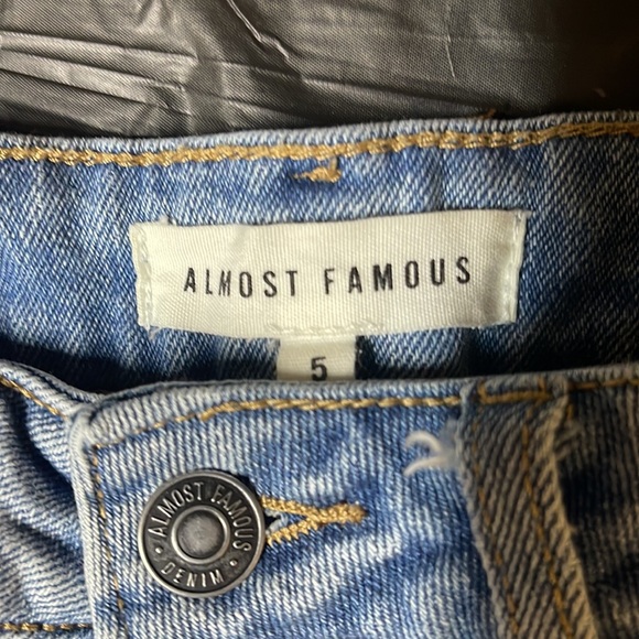 Shorts - Picture 2 of 3